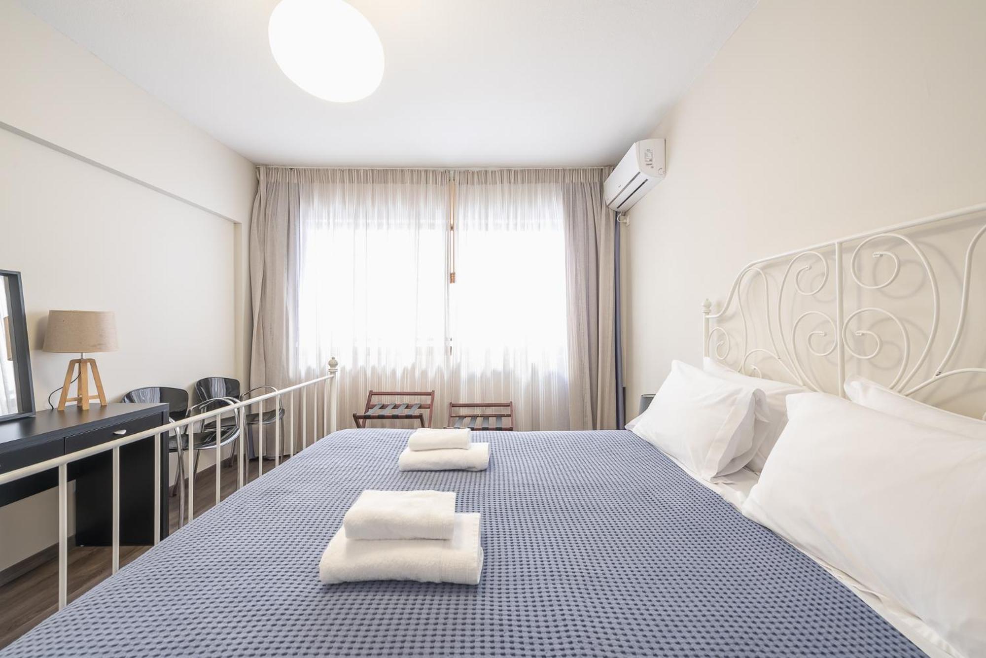 Apartment Steps From Historic Center Plaka Atene Esterno foto