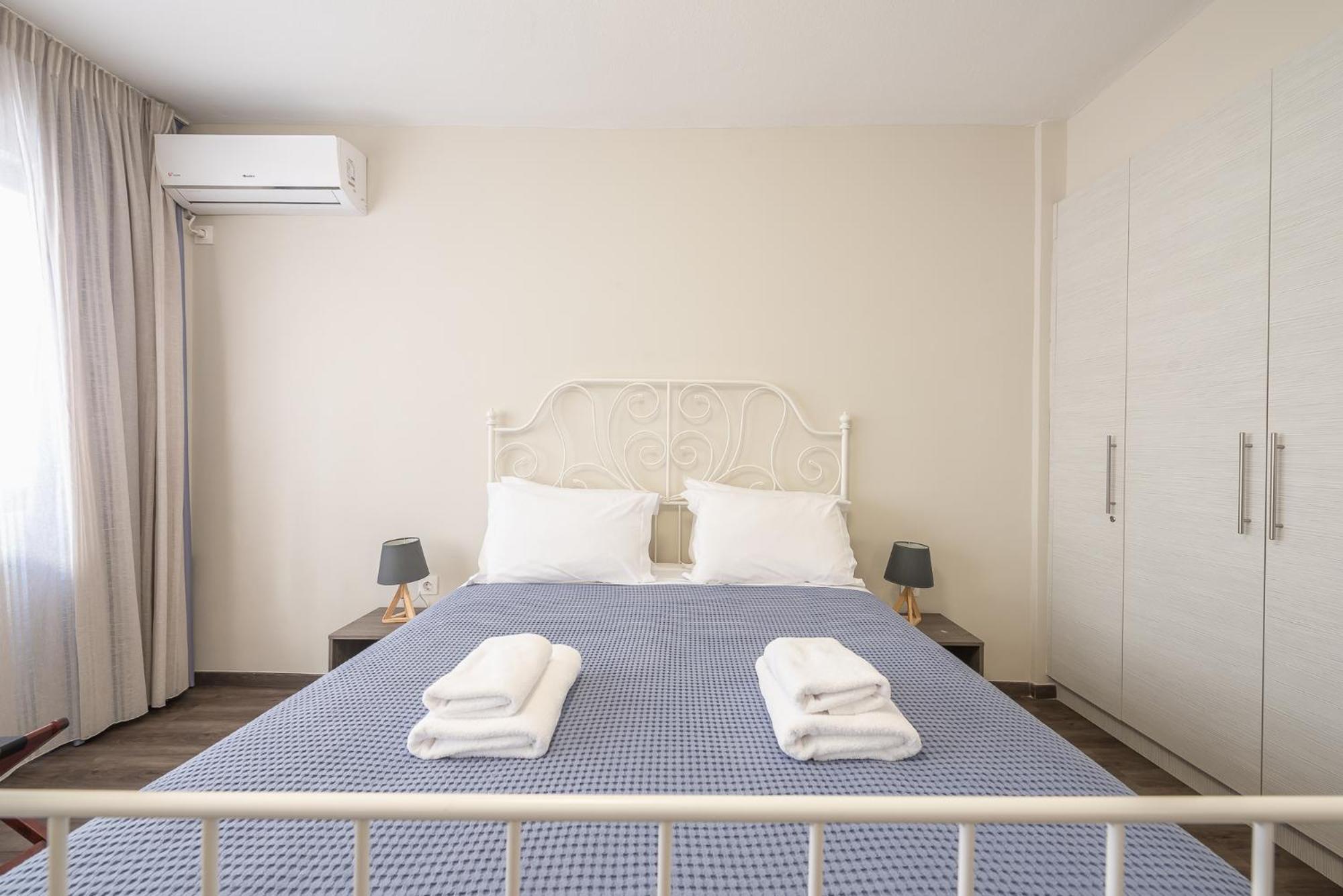Apartment Steps From Historic Center Plaka Atene Esterno foto
