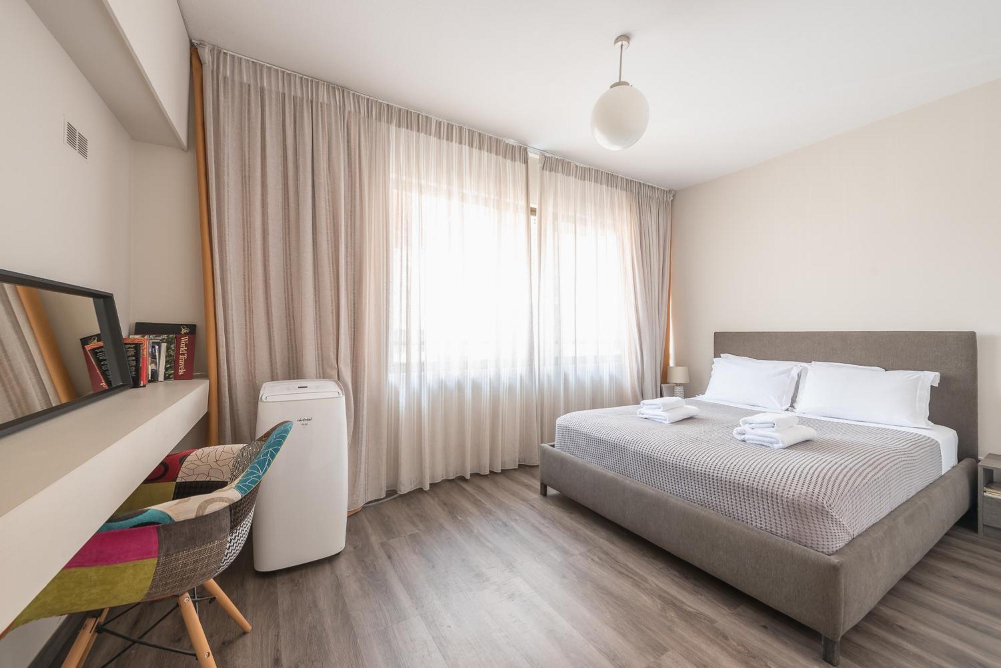Apartment Steps From Historic Center Plaka Atene Esterno foto